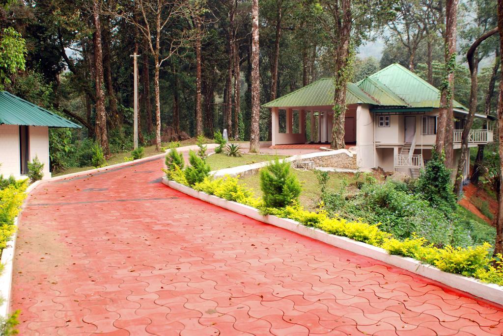 מונאר Deep Woods Resort מראה חיצוני תמונה