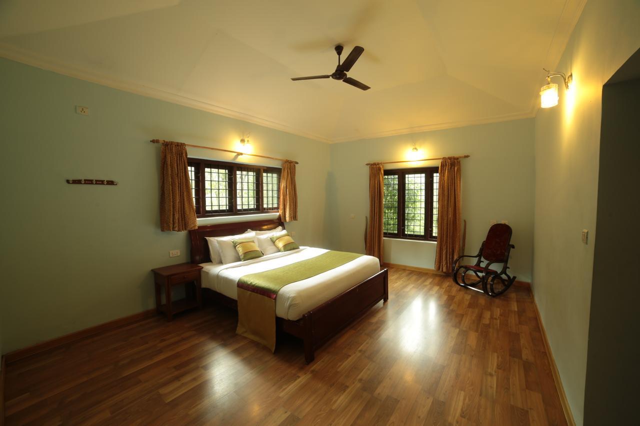 מונאר Deep Woods Resort מראה חיצוני תמונה