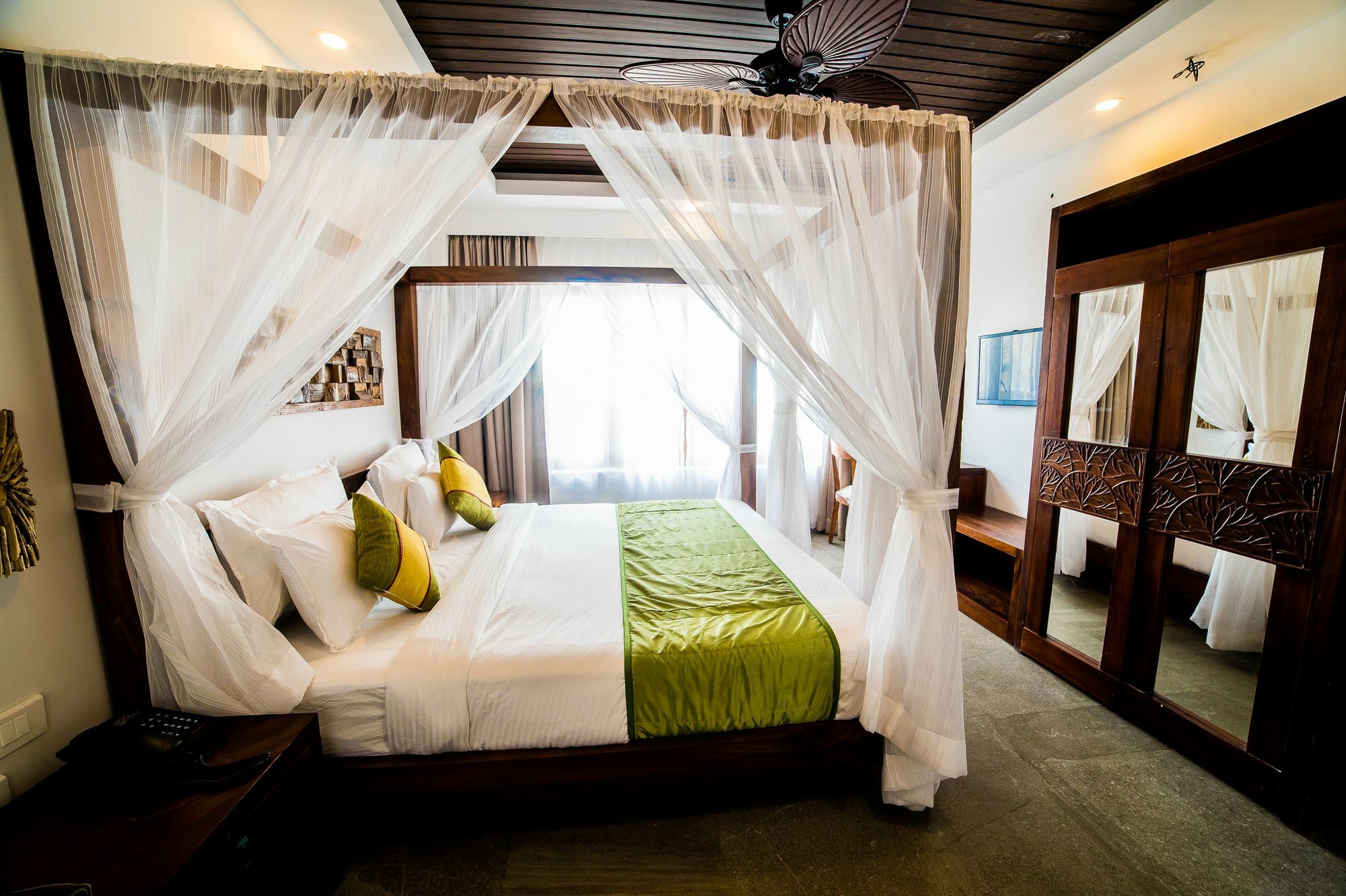 מונאר Deep Woods Resort מראה חיצוני תמונה