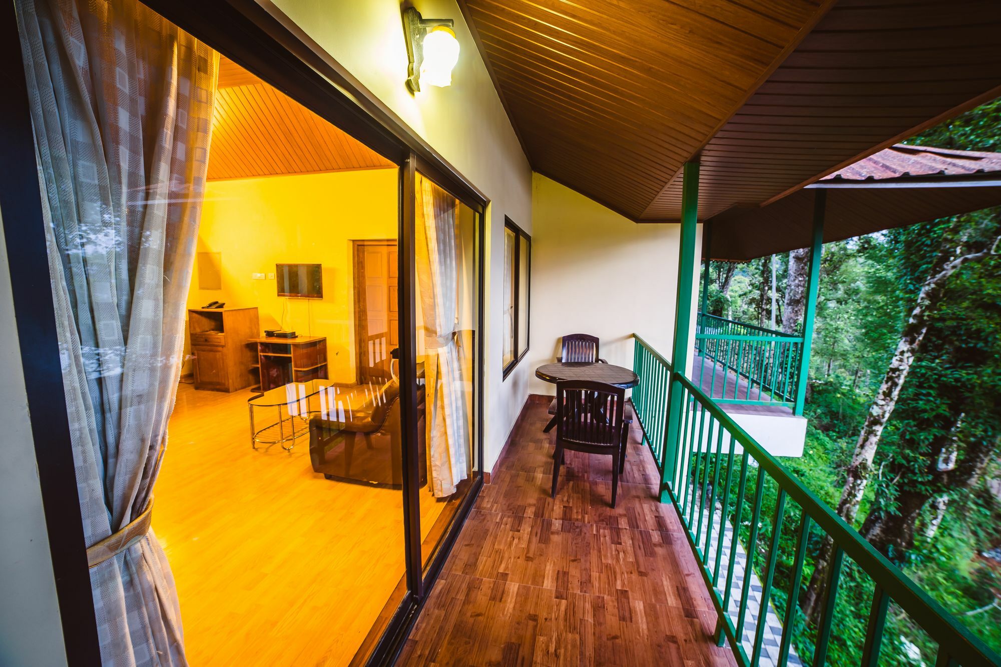 מונאר Deep Woods Resort מראה חיצוני תמונה