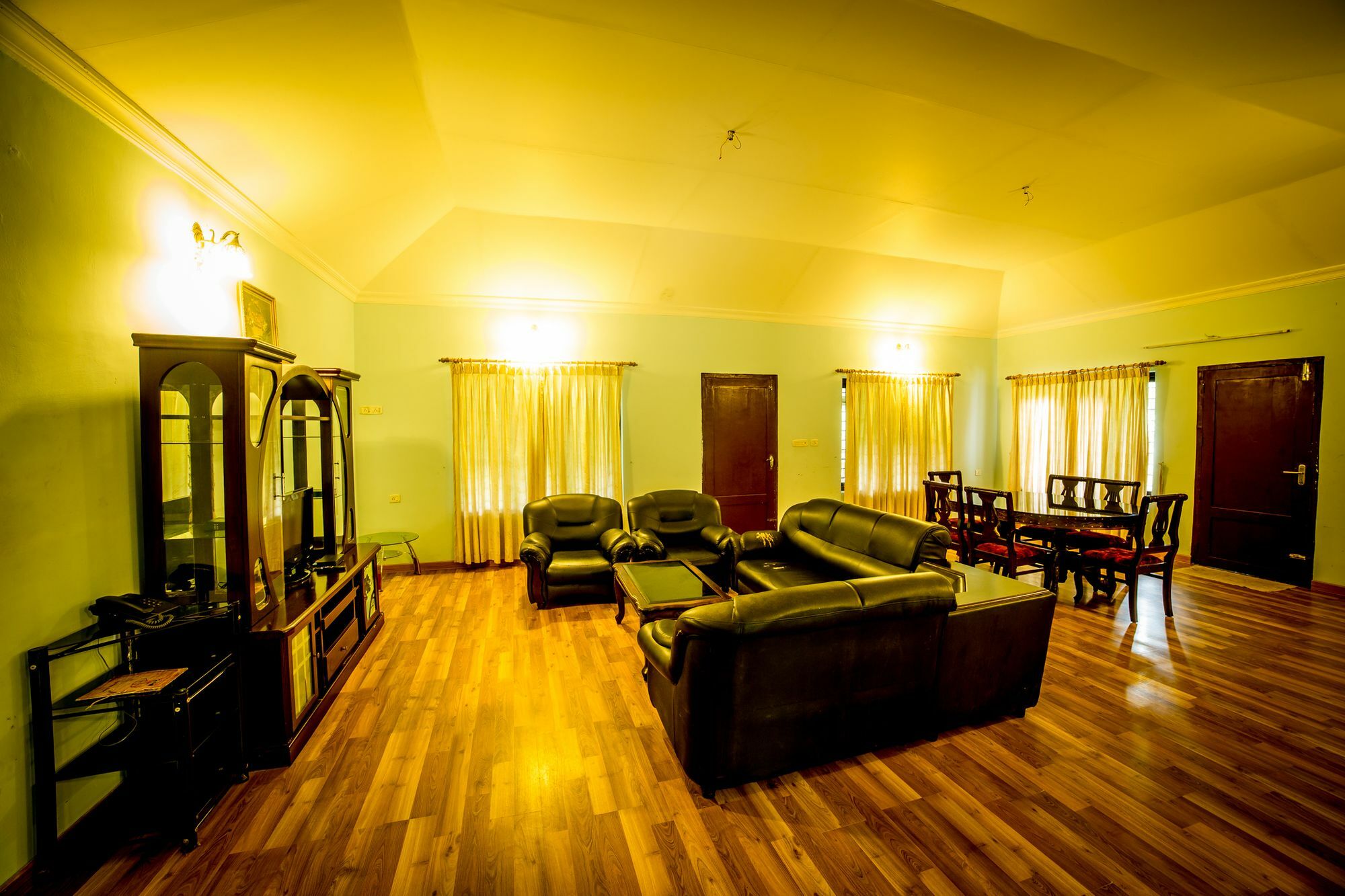 מונאר Deep Woods Resort מראה חיצוני תמונה