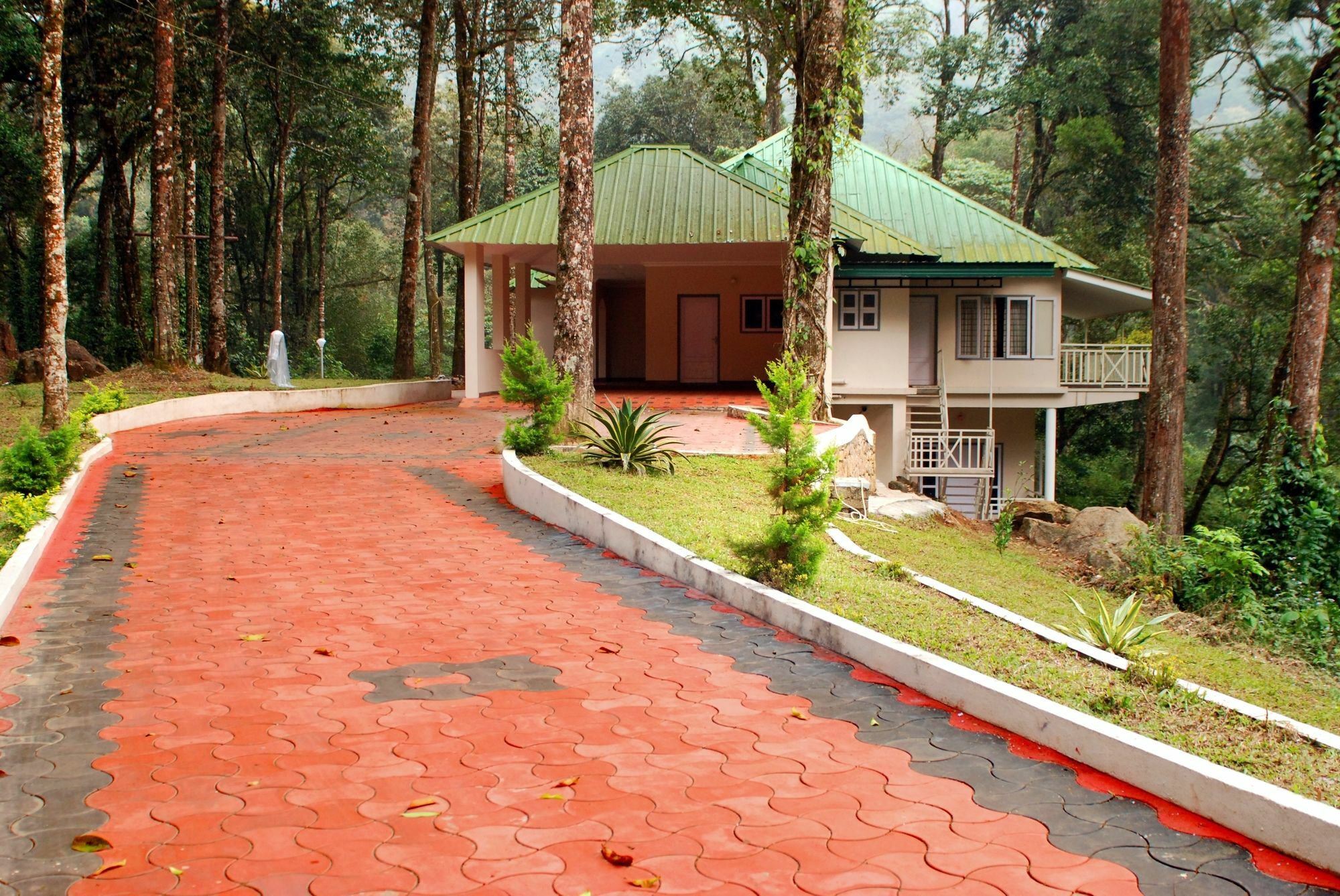 מונאר Deep Woods Resort מראה חיצוני תמונה