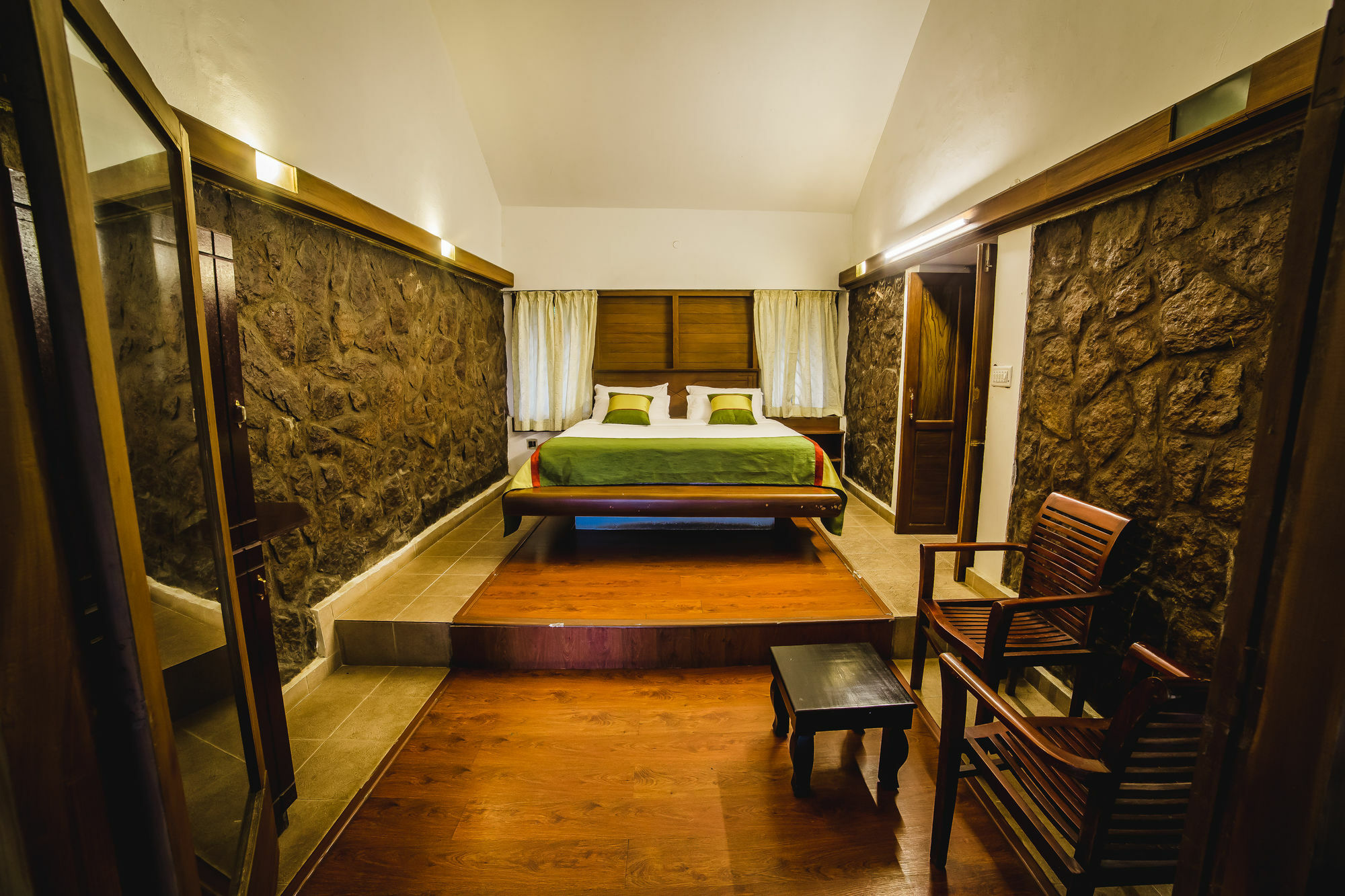 מונאר Deep Woods Resort מראה חיצוני תמונה